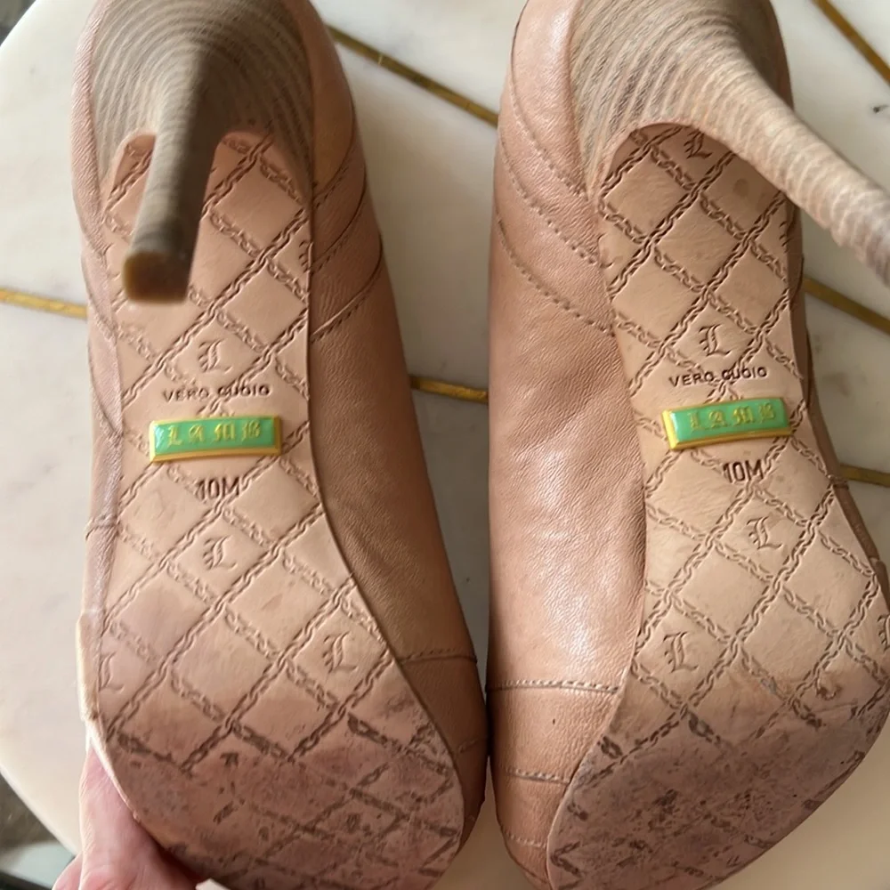 L.A.M.B by Gwen Stefani Leather pums